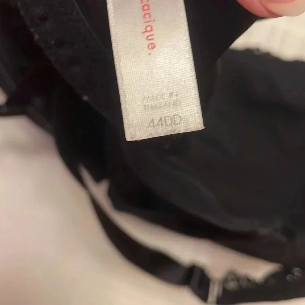 Cacique Black‎ Embroidered Scalloped Plunge Bra